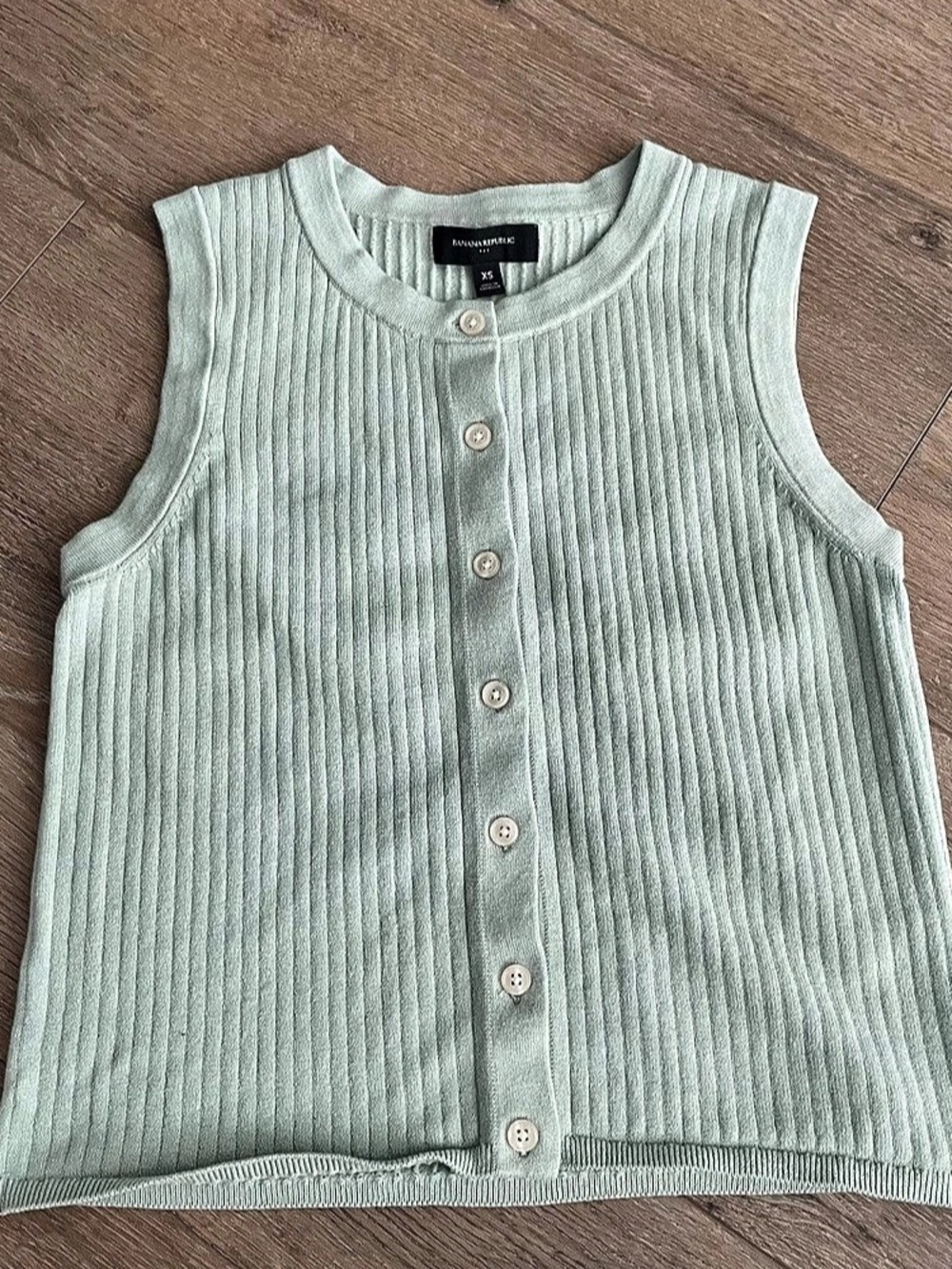 Banana Republic Ribbed Button-Front Sweater Vest in Green Size XS